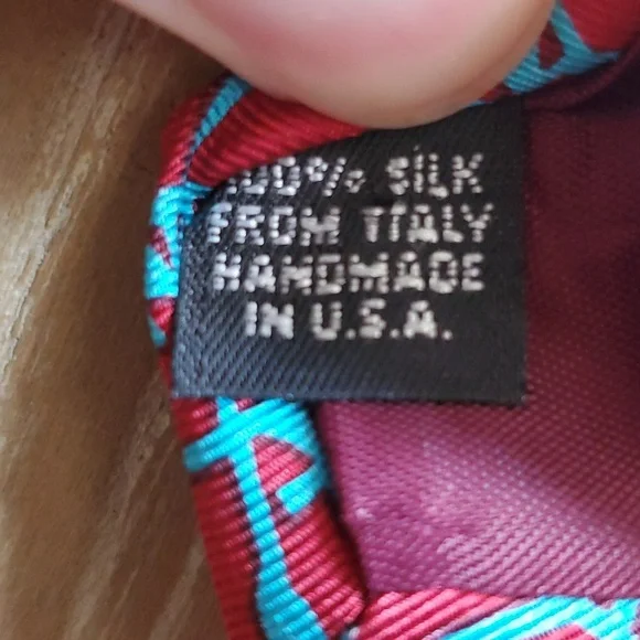 Brand Unknown Silk Necktie - Picture 8 of 8